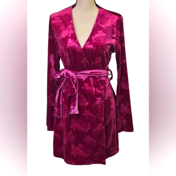 PrettyLittleThing Hot Pink Embossed Velvet Tie Bodycon Wrap Dress,Size6,NWT - Picture 13 of 16